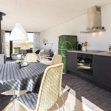 6 Person In Oster Assels-by Traum * Øster Assels